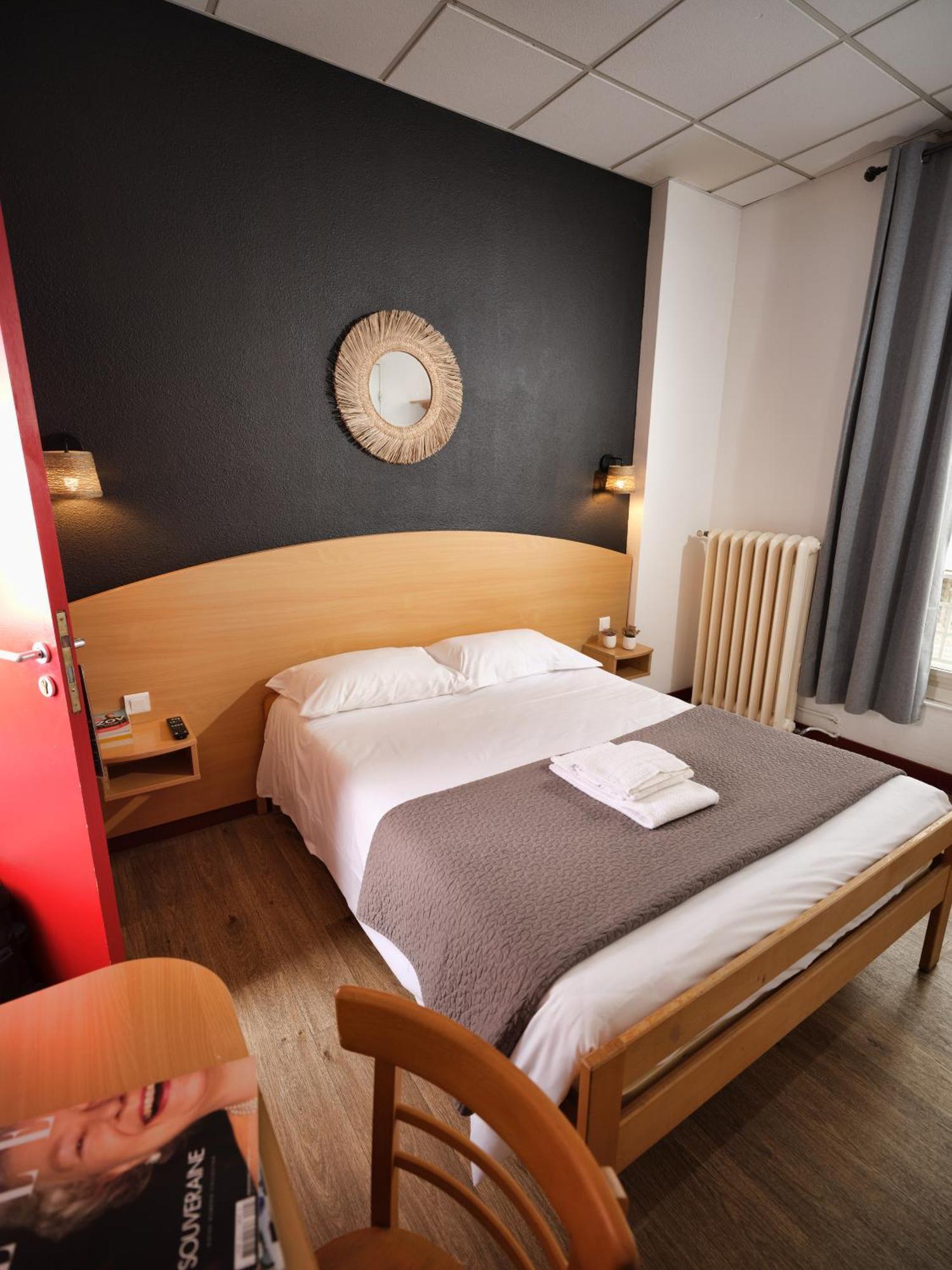 Hotel De Lyon Valence  Bagian luar foto