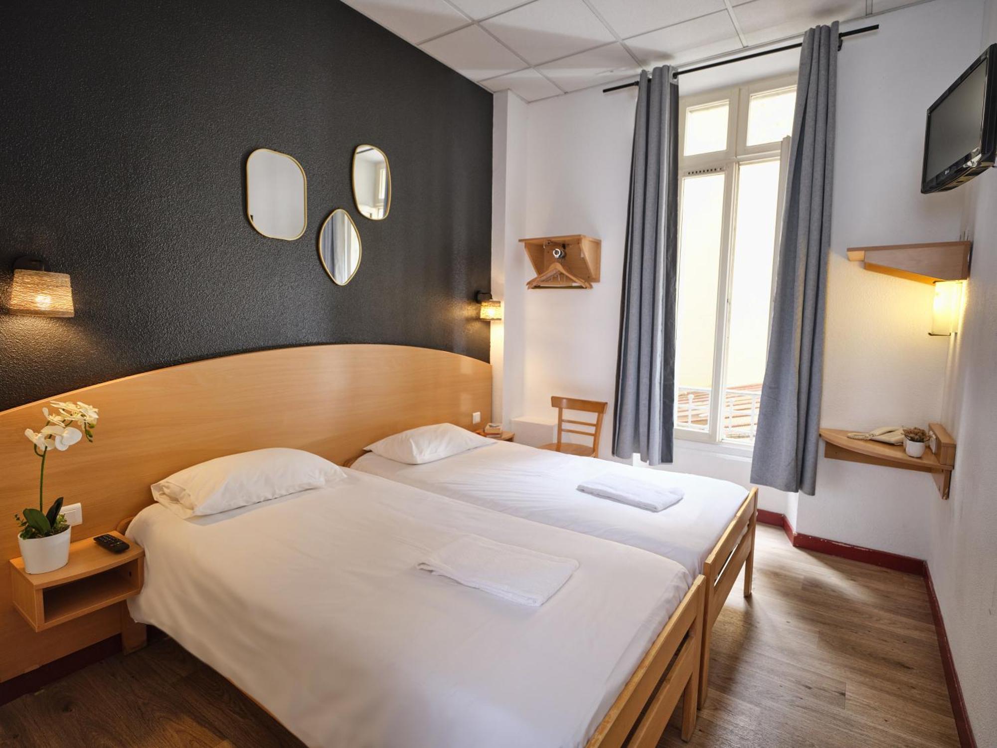 Hotel De Lyon Valence  Bagian luar foto